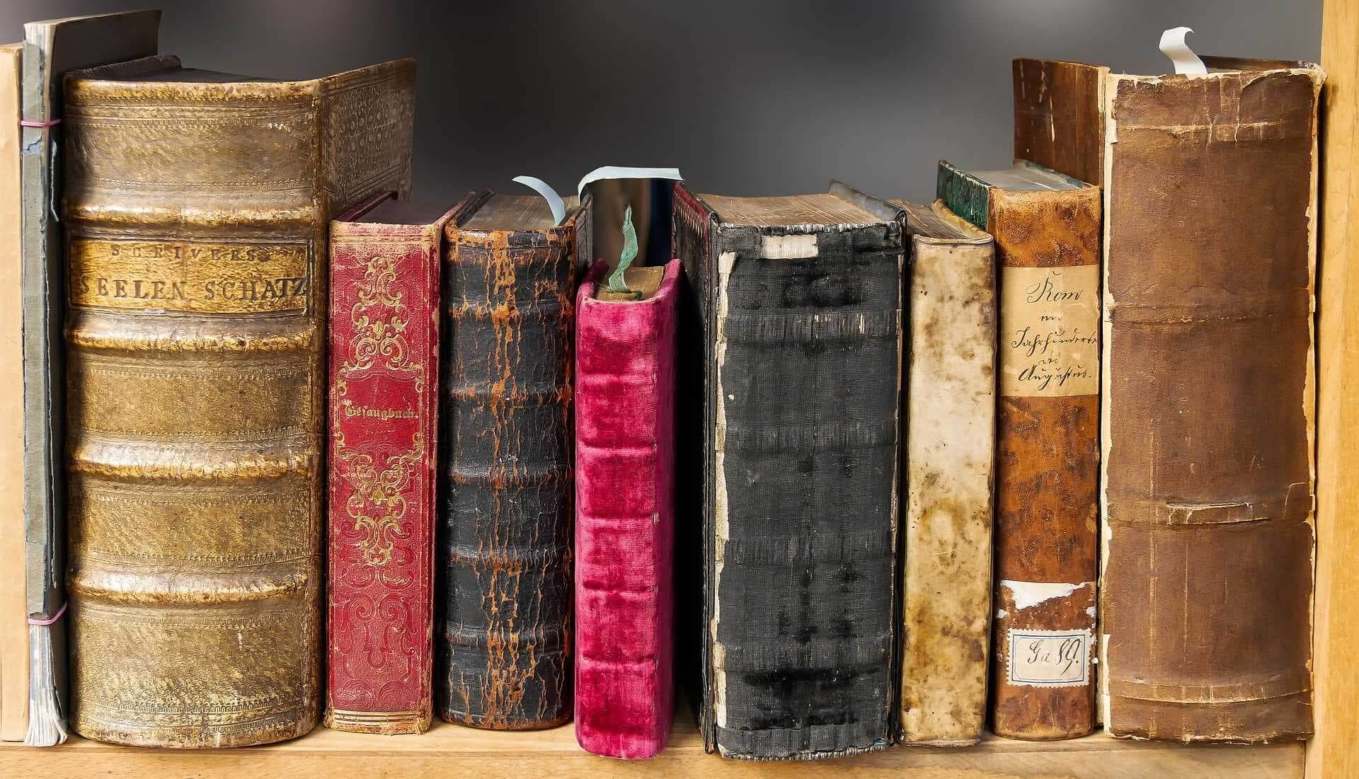 ​10 Classic Books for Those Seeking Better Career