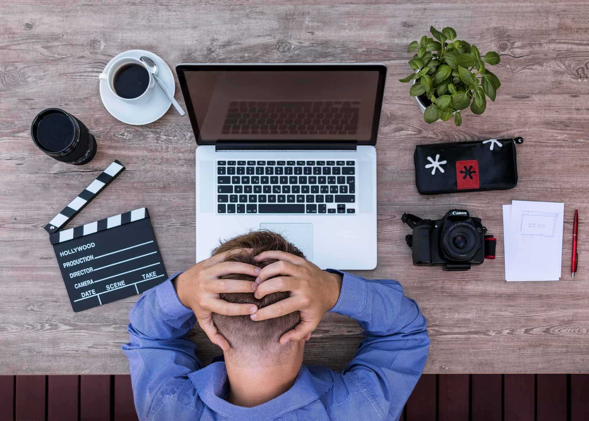 Unprofessional Work Habits That Could Cost You Your Job